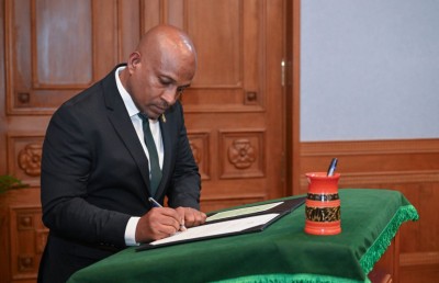 ފަރުހާދު، ޖޭއެސްސީގެ މެމްބަރުކަމަށް އައްުޔަން ކުރައްވައިފި