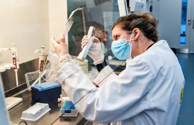 ކޮވިޑާ އެކު ސައިންސްވެރިން ބިރުވެރިކަމެއްގައި