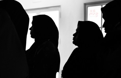 ރަށުން ބޭރު ދެ މީހެއްގެ ސަބަބުން ދަނގެތީގެ ނަން ޚަރާބު!