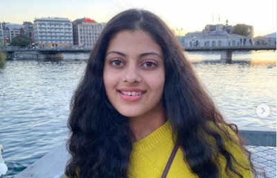 އާޝާގެ މާމަދަރިޔަކު ބޮލީވުޑަށް ނެރެން ބަންސާލީ އަށް