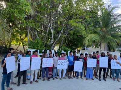 ވ. ތިނަދޫ މިސްކިތުގެ މައްސަލައިގައި ރައްޔިތުން ހިމޭން އިހުތިޖާޖެއްކޮށްފި