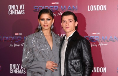 ޓޮމް އާއި ޒެންޑަޔާ އަންނަ އަހަރު ކައިވެނިކުރަނީ