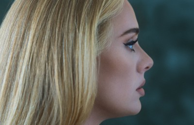 އެޑެލްގެ "30" އަންނަ މަހުގެ 19 ގައި