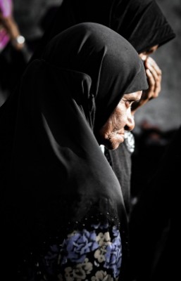 މަހުމޫދުބެގެ ޖަނާޒާ: ކަރުނަ ނާޅާ އެކަކު ވެސް ނެތް