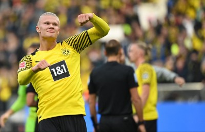 ހާލަންޑުގެ އެނބުރި އަައުން ފާހަގަކުރީ ދެ ގޯލުން