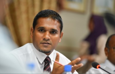 ނަޝީދުގެ ވެރިކަން ވައްޓައިލީ އިދިކޮޅުން ޑްރަގުގެ ބޮޑުންނާ ގުޅިގެން: އިލްޔާސް ލަބީބް