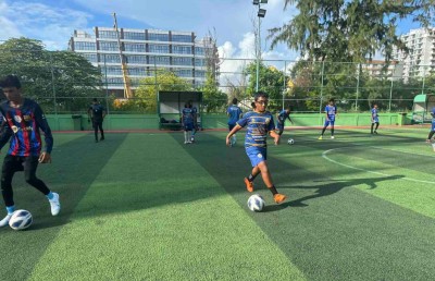 ވެލެންސިއާގެ އެކަޑަމީ ހުޅުމާލޭގައި ފަށައި ބޮޑުހީނާ އަލުން ކޯޗިން އަށް