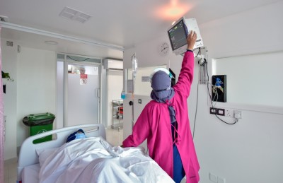 ކެންސަރު ޖެހިފައިވާ މީހުންގެ ދަފްތަރެއް، 1،400 އަށް ވުރެ މީހުން އެބަތިބި