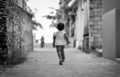 މި ސިކު މީހުން ކުޑަކުދިން ވެސް ދޫނުކުރި، ފިތްކަނޑައިގެންދާ ވަރުވޭ!