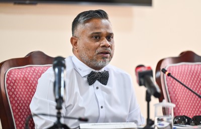 އަޅުގަނޑަކީ އިންޒާރަކަށް، ބިރަކަށް ލެނބޭނެ މީހެއް ނޫން: އައްބާސް