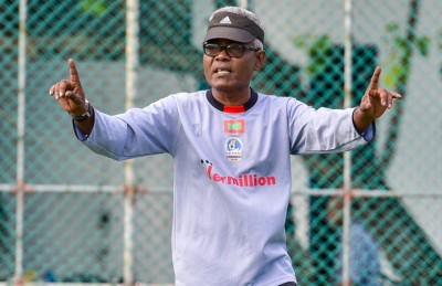 ވެލެންސިއާގެ އެކަޑަމީ ހުޅުމާލޭގައި ފަށައި ބޮޑުހީނާ އަލުން ކޯޗިން އަށް