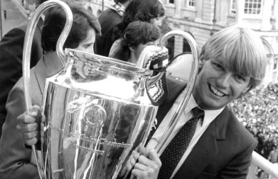 ގޭތެރެއަށް ވެއްޓި ބޮލަށް ލިބުނު އަނިޔާގައި ވިލާގެ ލެޖެންޑް ގެރީ ޝޯ މަރުވެއްޖެ