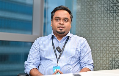 ޑރ. އިސްނީން: ގޮހޮރުގެ ފުރަތަމަ ދިވެހި ޑޮކްޓަރު