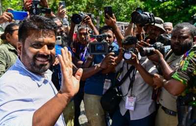 ލަންކާގެ ސިޔާސީ ބޮޑުން ބަލިކޮށް ކުޑަކުޑަ ޕާޓީއެއްގެ ލީޑަރު ވެރިކަމަށް