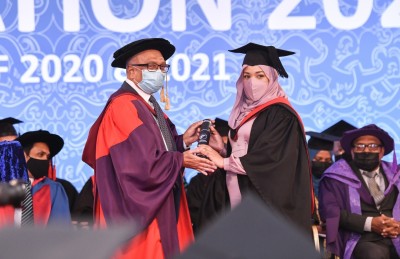 ވިލާ ކޮލެޖުގެ ޔޫވީގެ ޕްރޮގްރާމްތައް 600 އަށް ވުރެ ގިނަ ދަރިވަރުން ފުރިހަމަކޮށްފި