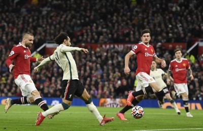 އޯލްޑް ޓްރެފޯޑުގައި ސަލާހު، ރޮނާލްޑޯ ލަދުގަންނަވާލައިފި