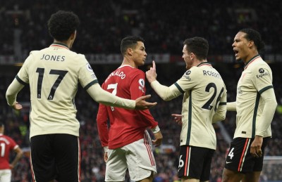 އޯލްޑް ޓްރެފޯޑުގައި ސަލާހު، ރޮނާލްޑޯ ލަދުގަންނަވާލައިފި