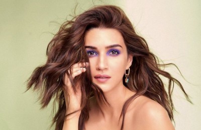 ކްރިތީ މިހާރު ދިރިއުޅެނީ އަމީތާބްގެ އެޕާޓްމަންޓެއްގައި ކުއްޔަށް