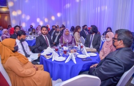 ވިލާ ކޮލެޖުގެ ސްޓޭޑެންޓު އެވޯޑު 185 ދަރިވަރަކަށް