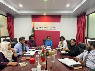 ދެ ޝަރުތު އުނިކޮށް، ބްރޯޑްކޮމްގެ އެވޯޑަށް ކުރިމަތިލުމުގެ މުއްދަތު އިތުރުކޮށްފި