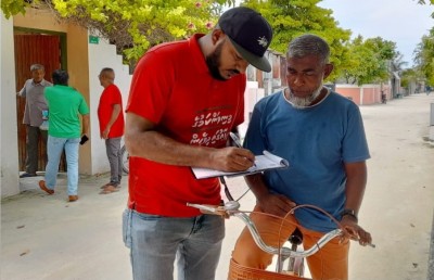 "އިންޑިއާ އައުޓް" ޕެޓިޝަނަށް ސޮއި ހޯދަން އިދިކޮޅުން ރަށްރަށަށް