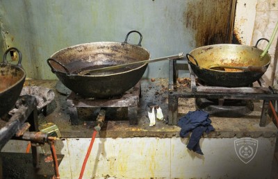 ހަ ކެފޭއަކުން 16 ބިދޭސީން ހިފަހައްޓައި ތިން ތަނަކަށް ނޯޓިސް ދީފި