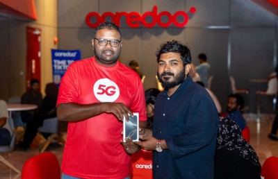 އުރީދޫ މެދުވެރިކޮށް އައިފޯނު 16 ޕްރީއޯޑަރު ކުރި ކަސްޓަމަރުންނާ ފޯނުތައް ހަވާލުކޮށްފި