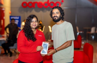 އުރީދޫ މެދުވެރިކޮށް އައިފޯނު 16 ޕްރީއޯޑަރު ކުރި ކަސްޓަމަރުންނާ ފޯނުތައް ހަވާލުކޮށްފި