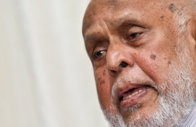 ކިޔެވުމުގެ ދިގު ދަތުރު: 79 އަހަރުގައި ޕީއެޗްޑީ