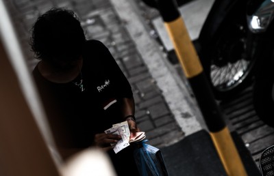 ފިނި ކޮޓަރިން ހިންގާ ކަޅުބާޒާރުގެ ހަތަރު ފަރާތް!