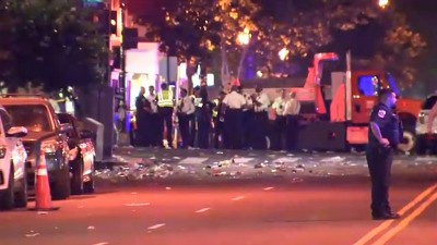 އެމެރިކާގެ ޝިކާގޯގެ އާންމުން ބޭއްވި ހަރަކާތަކަށް ބަޑިން ހަމަލާދީ އެތައް ބަޔަކު މަރާލައިފި