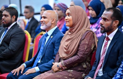 ސްކޫލުގައި ހޭދަކުރާ ވަގުތު މަދުކޮށްދީ، ޓީޗަރުންގެ ދުޅަހެޔޮކަމަށް މަސައްކަތްކުރަން ޖެހޭ: ފަސްޓް ލޭޑީ