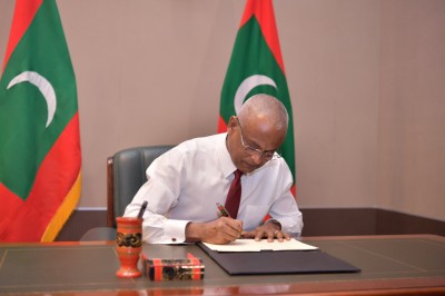 މަސްވެރިކަމުގެ ޤާނޫނަށް ގެނައި އިސްލާހު ރައީސް، ތަސްދީޤު ކުރައްވައިފި