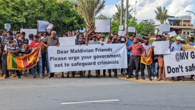 މުޒާހަރާއިން ހައްޔަރުކުރި ލަންކާ މީހާ ޝަރުތު ކުރުމަށްފަހު ދޫކޮށްލައިފި