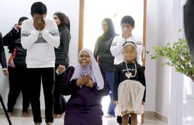 އަނިޔާގެ ކޮއްޓަކުން އާމިނަތު ނެރެ މަމްސް އިން ވެއްދީ ރީތި ގެއަކަށް