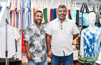 މި ދެބެއިން ބެލި ހުވަފެނުގައި ޖެއްސި ކުލަތައް