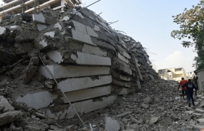 ނައިޖީރިއާގައި 21 ބުރީގެ އިމާރާތެއް ވެއްޓި 6 މީހުން މަރުވެއްޖެ