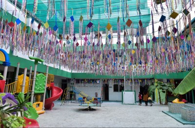 ސްކޫލުގައި ޖިންސީ ގޯނާކުރި ކަމުގެ ތުހުމަތުގައި ހައްޔަރު ކުރި މީހާ ދޫކޮށްލައިފި