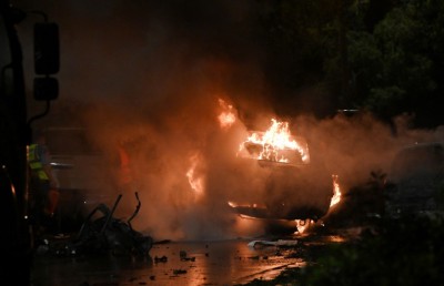 ޗައިނާގެ ވަފުދަކަށް އަމާޒުކޮށް ކަރާޗީ އެއާޕޯޓު ކައިރިން ތެޔޮ ބައުޒަރެއް ގޮއްވާލައިފި