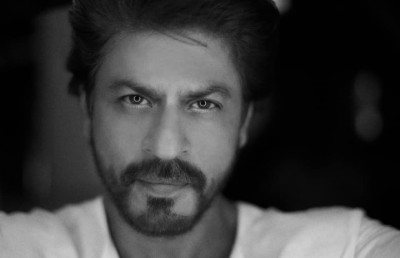 ޝާހްރުކް ދުވަސްކޮޅަކަށް މުމްބާއީ ދޫކޮށް އަލިބާގަށް