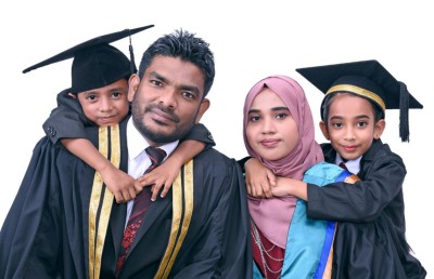 ފަތުހުﷲ: ދަރިވަރުންނާއި ޓީޗަރުންގެ ދިވެހި ޓީޗަރު