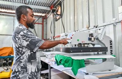 މި ދެބެއިން ބެލި ހުވަފެނުގައި ޖެއްސި ކުލަތައް