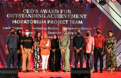 ބީއެމްއެލް ސްޓާފްސް އެވޯޑް: ސީއީއޯގެ އެވޯޑު ބޭންކިން ސޮލިއުޝަންގެ ހެޑަށް