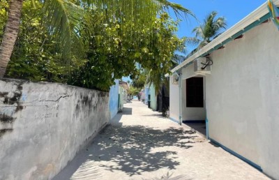 ޖާބިރު ގެންދިޔަ ބަޔަކު މަތިވެރިން މީހަކު ރަހީނުކޮށް އަނިޔާކުރި މައްސަލައެއް ފެންމަތިވެއްޖެ