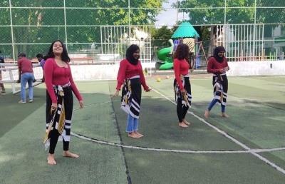 ލަންކާގައި އުޅޭ ދިވެހިން ތިބީ ގަދަ ފޯރީގައި!