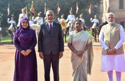 ވިޔަފާރި އާއި ޓޫރިޒަމް ޕްރޮމޯޝަނަށް ރައީސް މުމްބާއީއަށް