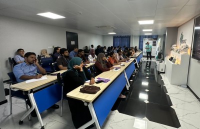 ސަރުކާރު ހޮސްޕިޓަލްތަކުގެ ޑޮކްޓަރުން އަމިއްލަ ކްލިނިކްތަކުގައި މަސައްކަތްކުރުމާ ބެހޭ ގަވައިދެއް ހަދަން އޭސީސީން ލަފާދީފި