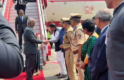 ވިޔަފާރި އާއި ޓޫރިޒަމް ޕްރޮމޯޝަނަށް ރައީސް މުމްބާއީއަށް