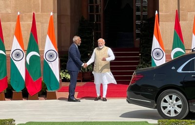 ރައީސްގެ ވިސްނުން ހުރީ އިތުރު ގައުމުތަކުގެ ފައިސާ ބޭނުންކުރެވޭނެ ގޮތްތަކެއް ހަމަޖައްސަން: ޒަމީރު