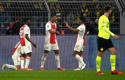 އެކަކު މަދުކޮށް ކުޅުނު ޑޯޓްމަންޑް ބަލިކޮށް އަޔެކްސް ދެވަނަ ބުރަށް